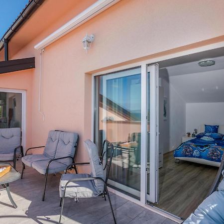 Nice Apartment In Stara Baska With Kitchen Eksteriør billede