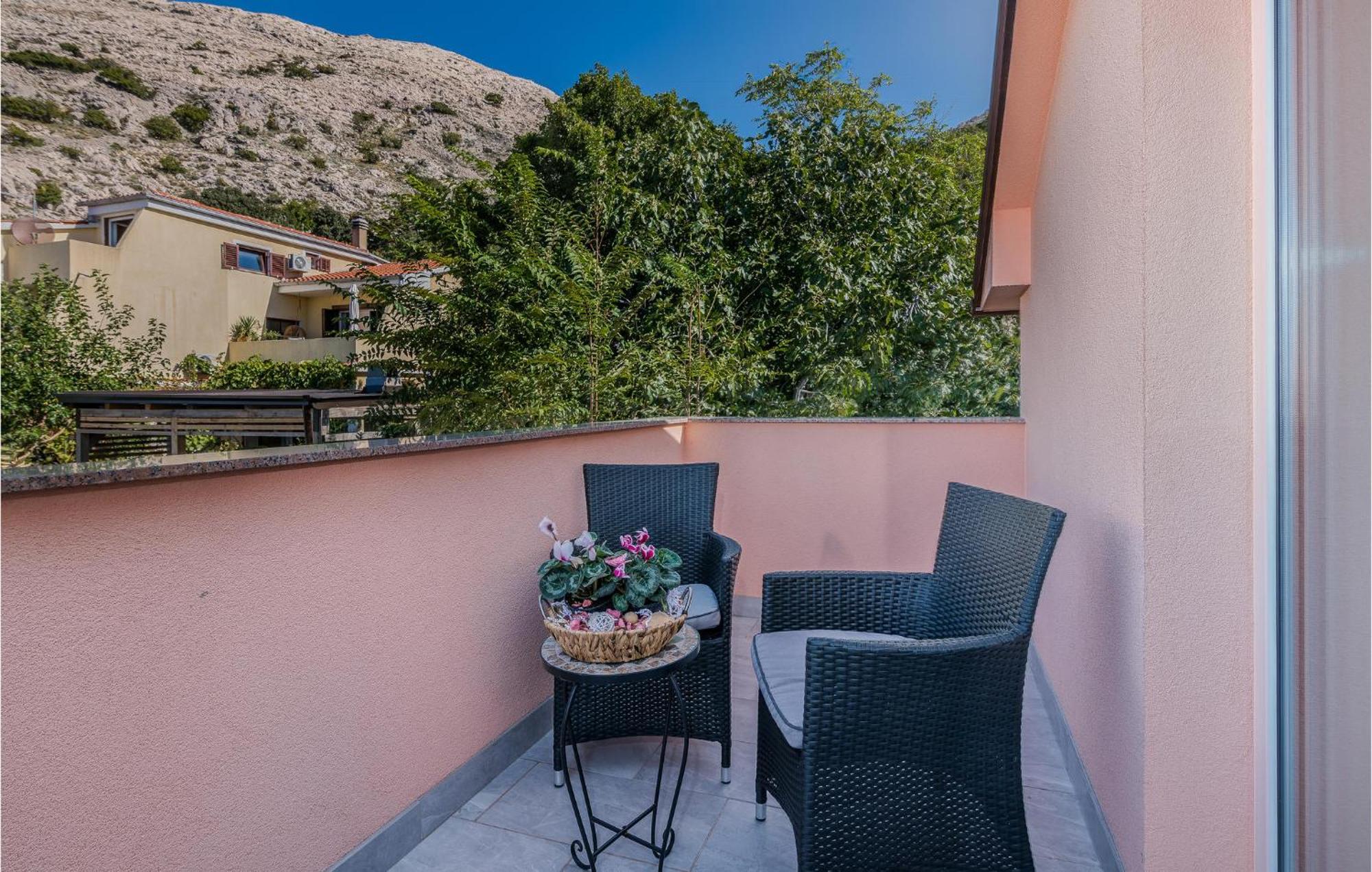 Nice Apartment In Stara Baska With Kitchen Eksteriør billede